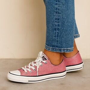 Converse Women's Pink Glitter Shoes, Size 5, Low Top, comes with box.